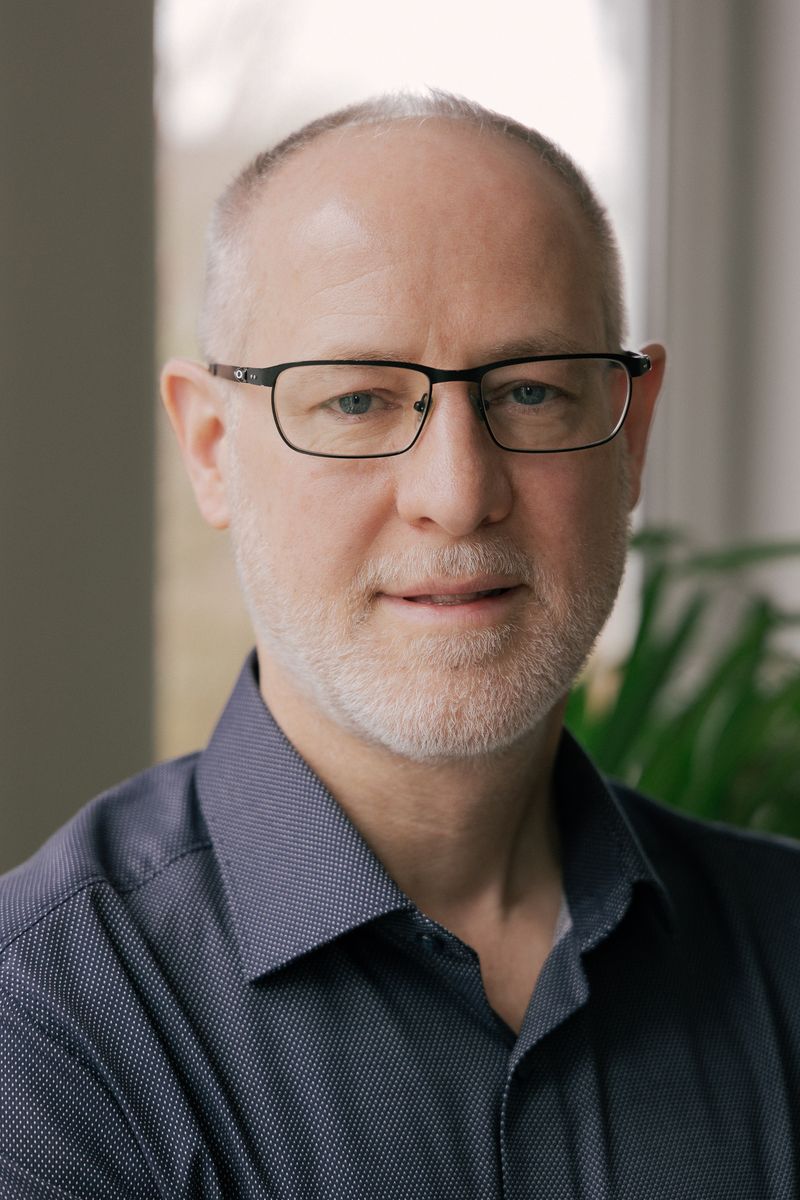 Oliver Walle – Deutschen Hochschule f&uuml;r Pr&auml;vention und Gesundheitsmanagement (DHfPG) und der BSA-Akademie, Health 4 Business GmbH